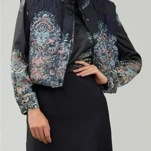 Current air crop diamond quilted puffer vest black/multi
multiple sizes - Picture 1 of 7